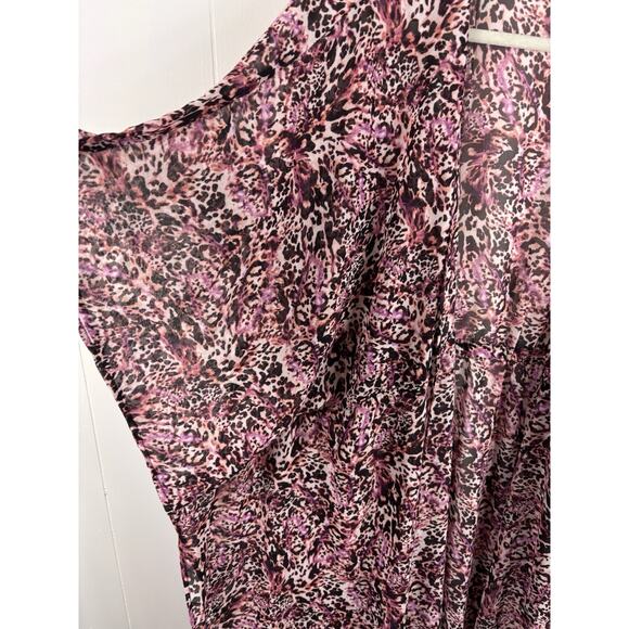 Torrid sheer kimono duster with a pink and black animal print Size 1/2X - Picture 3 of 6
